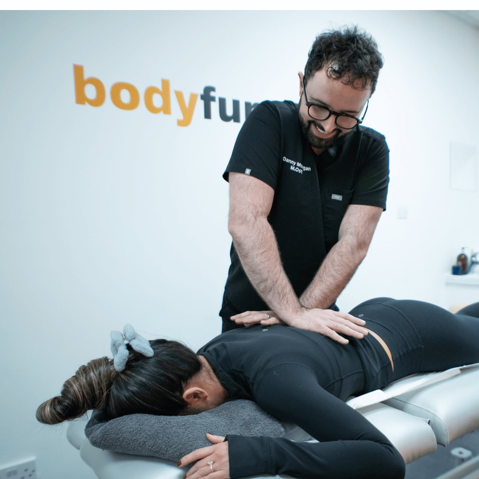Hands-on osteopathy joint mobilisation treatment at Bodyfunction Islington clinic