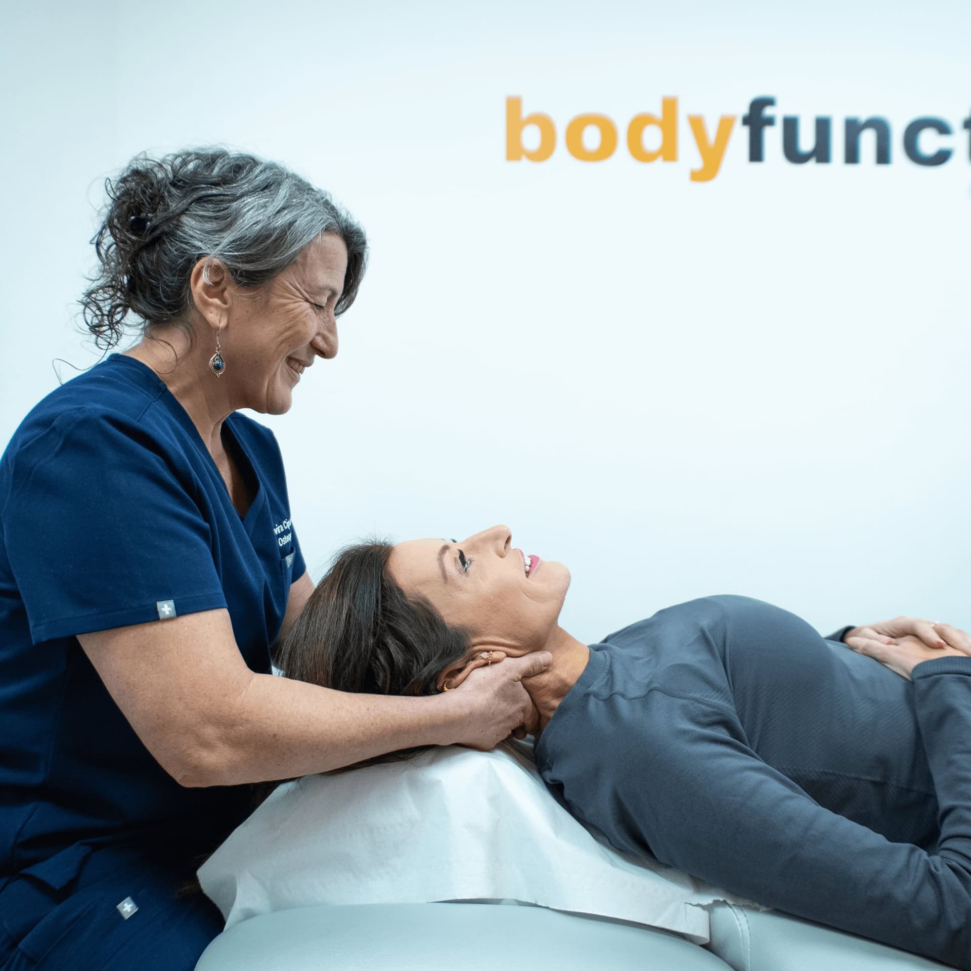 Neck pain treatment with osteopathy at Bodyfunction Clinic
