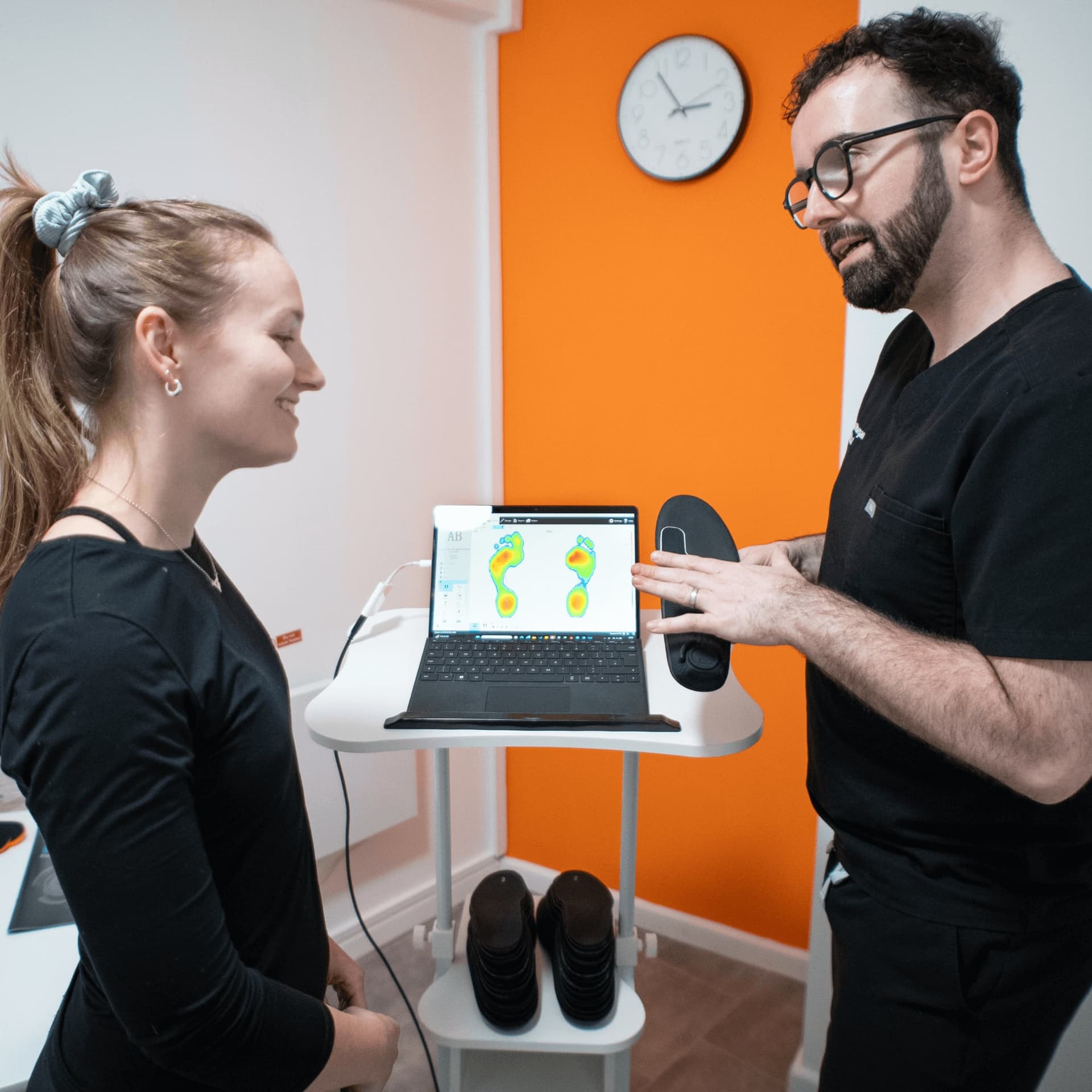 Foot scan and assessment for custom orthotics Islington at Bodyfunction Clinic
