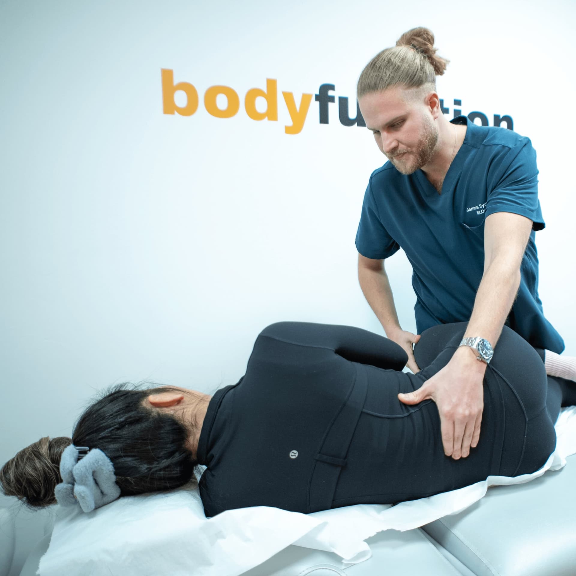 Hip pain osteopathy hip mobilisation treatment at Bodyfunction Clinic