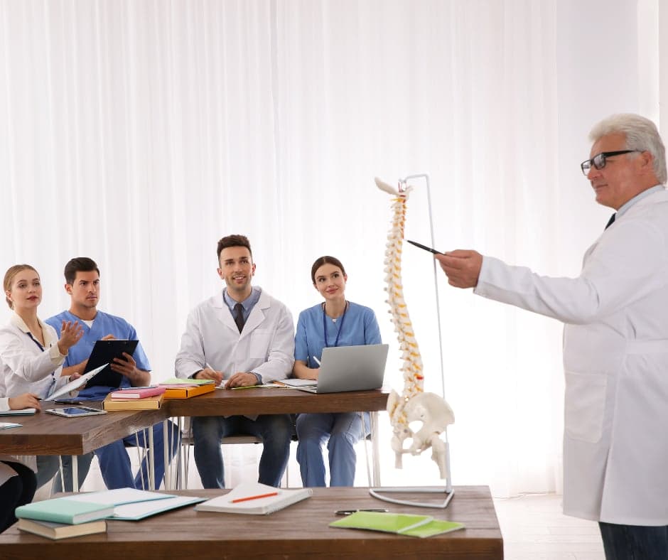 What Qualifications Do Osteopaths Need? A Guide to Becoming a Professional Osteopath